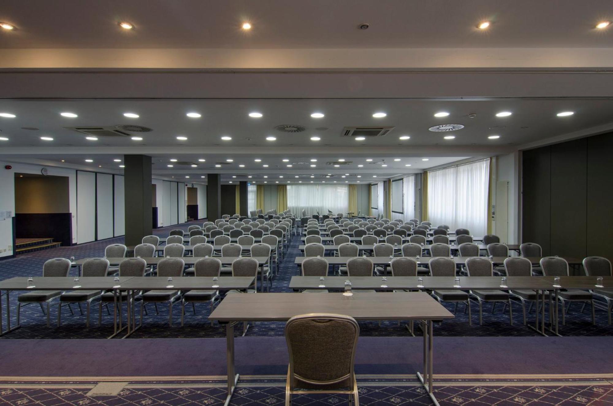 Holiday Inn Munich Unterhaching By Ihg Dış mekan fotoğraf